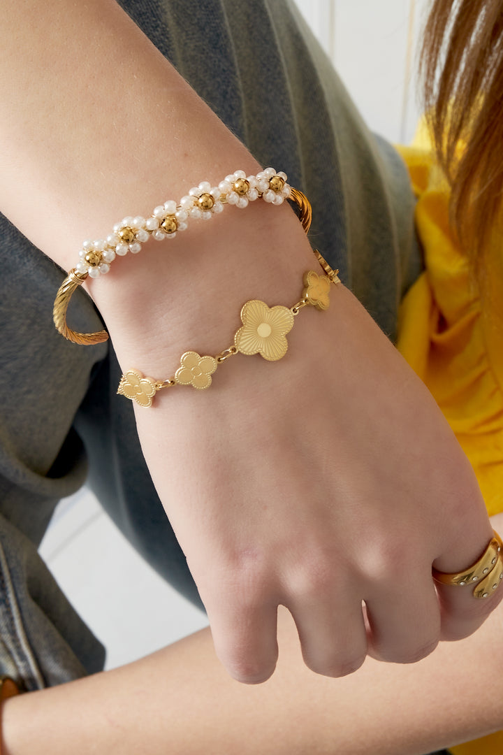 bracelet petal perfection
