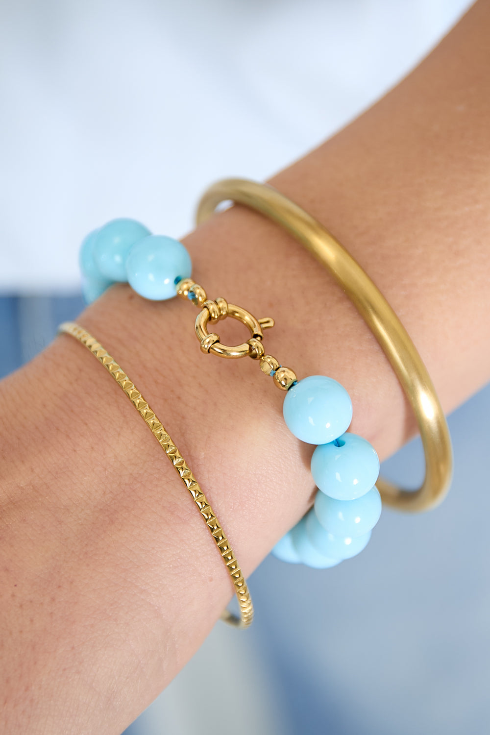 Necklace with medium beads and front closure-12mm