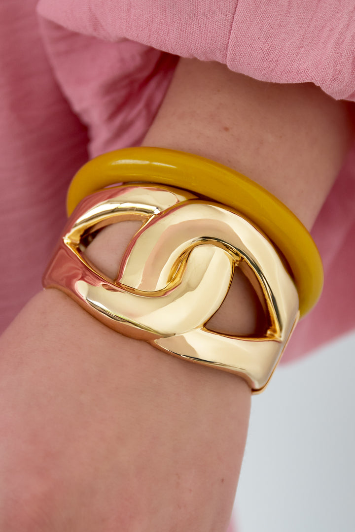 Bold knot bangle