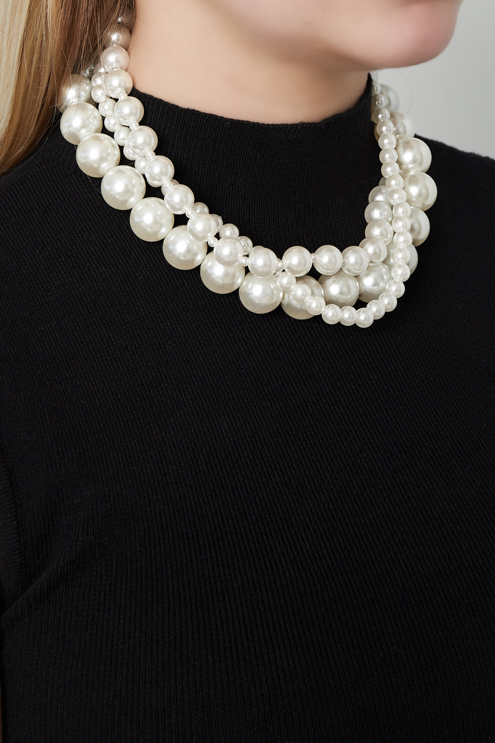 Big pearls layered necklace