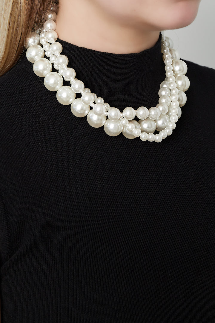 Big pearls layered necklace