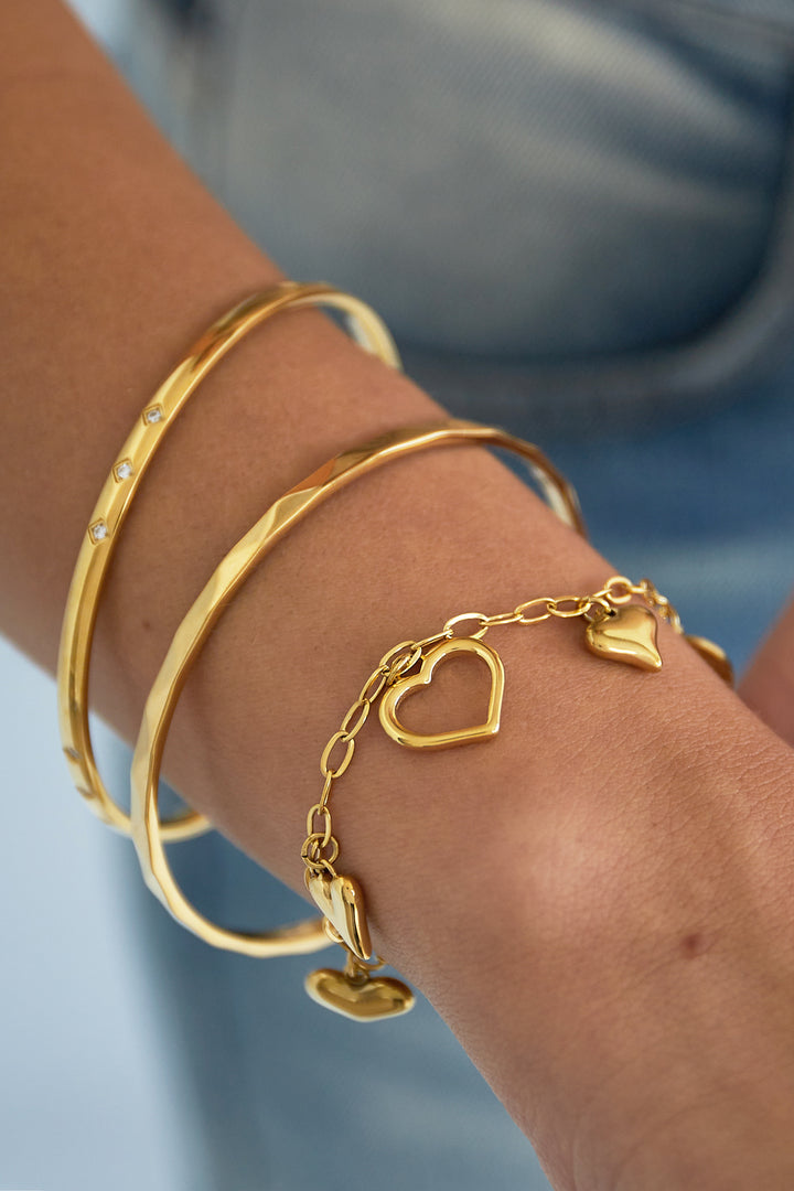 Simple angular bangle