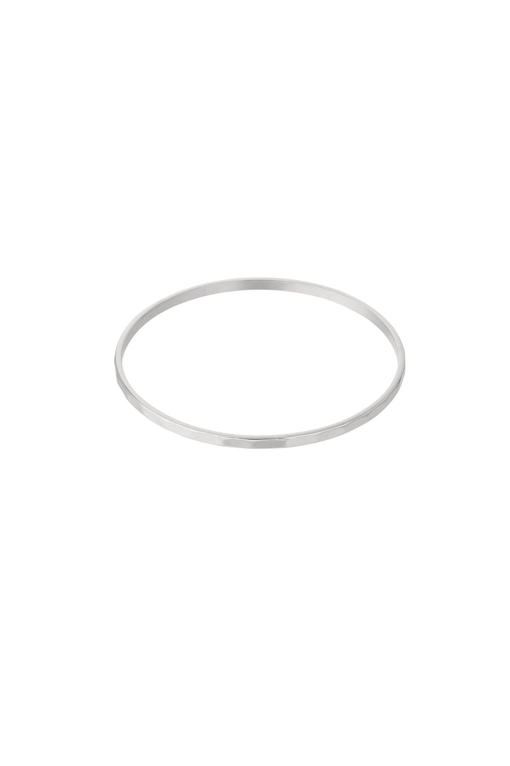 Simple angular bangle