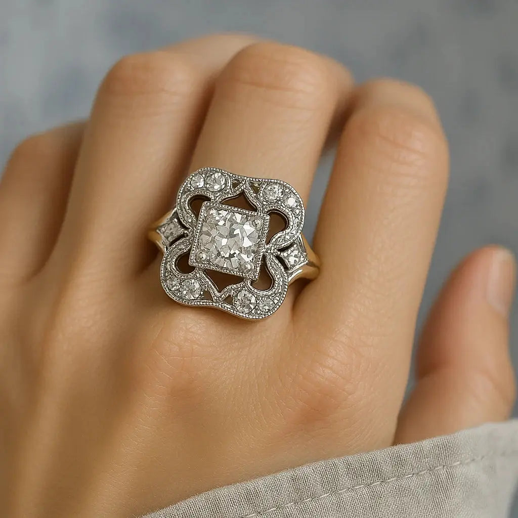 Klassieke gouden ring met zirkonia